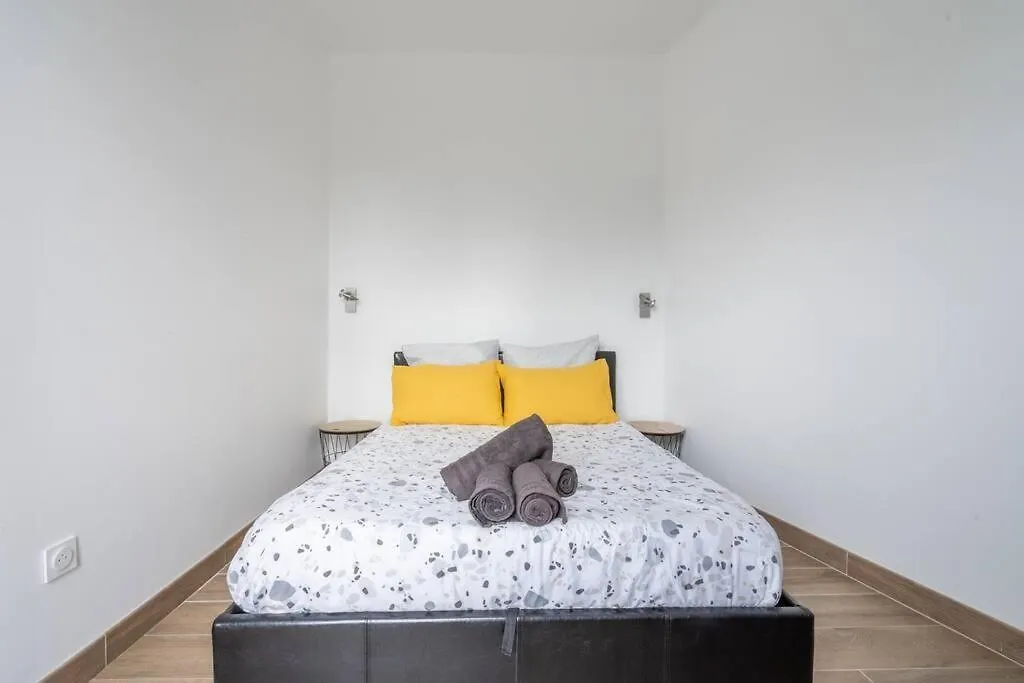 Appartement Cosy 30 M² Proche Rer B - 4 Min A Pied Aulnay-sous-Bois 0*,